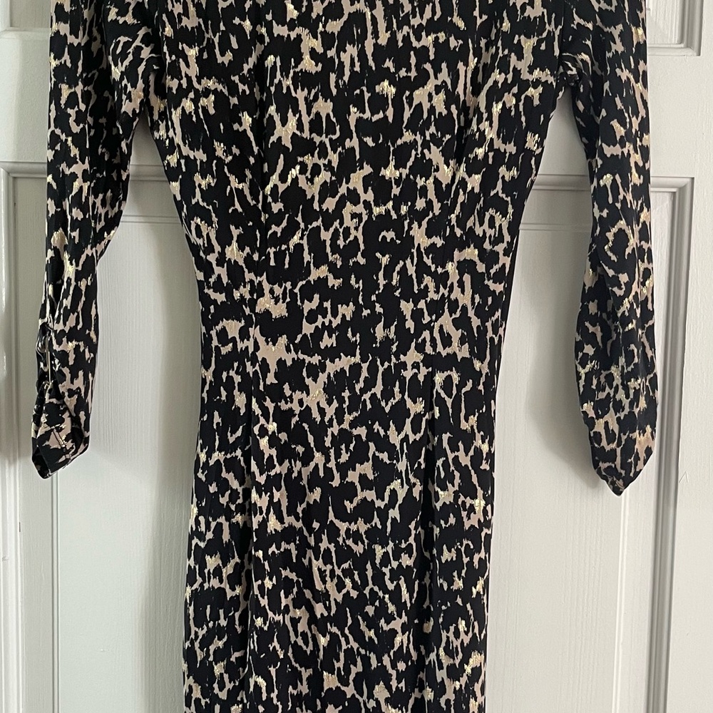 Cache Wrap Dress - Picture 9 of 9